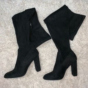 These are Steve Madden size 7.5 worn only twice.